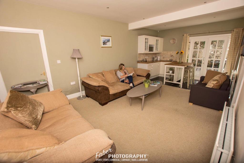The Castle Apartment Strangford Exterior foto