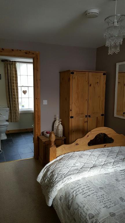 The Castle Apartment Strangford Exterior foto